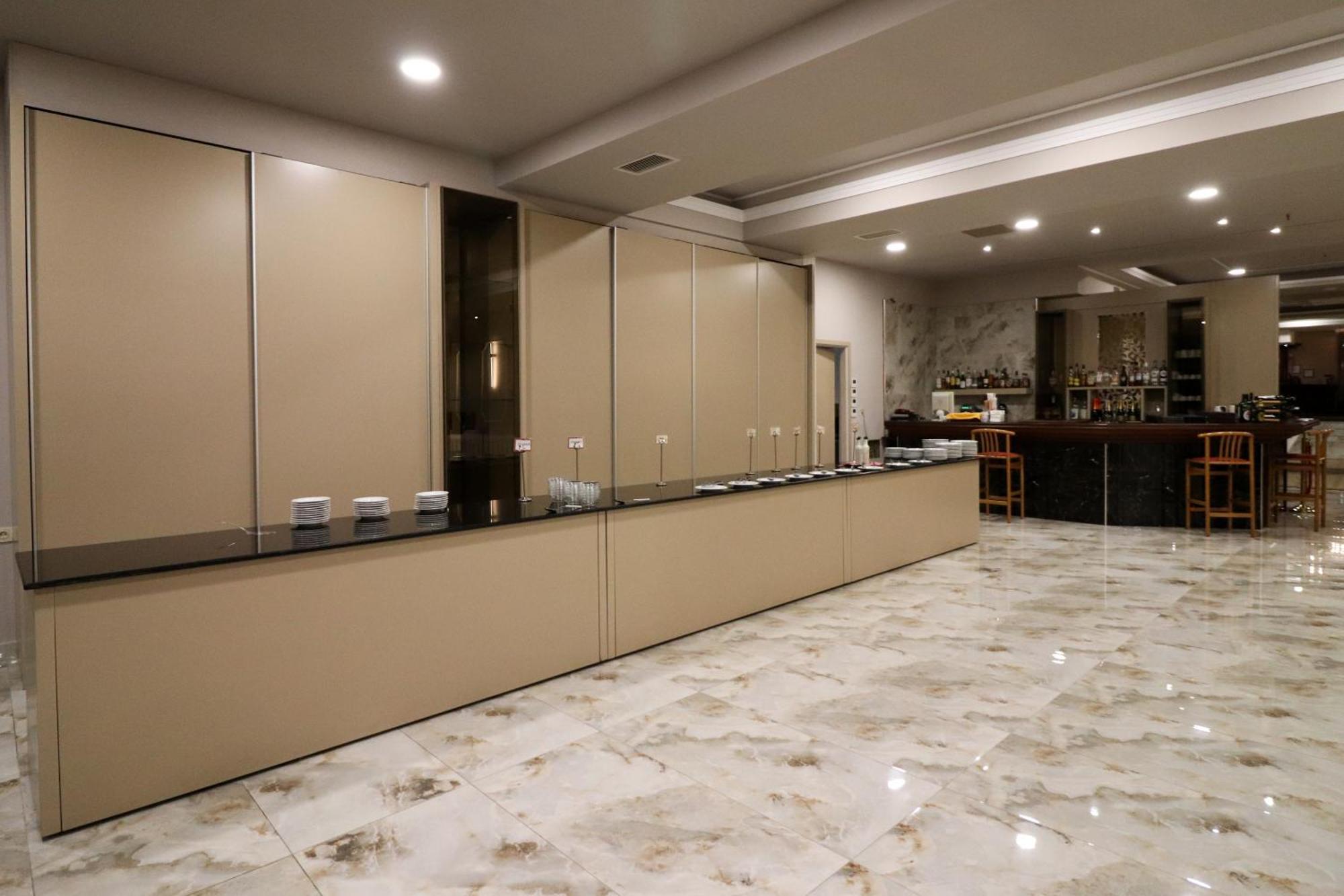 Hotel Orfeas Kalambaka Bagian luar foto