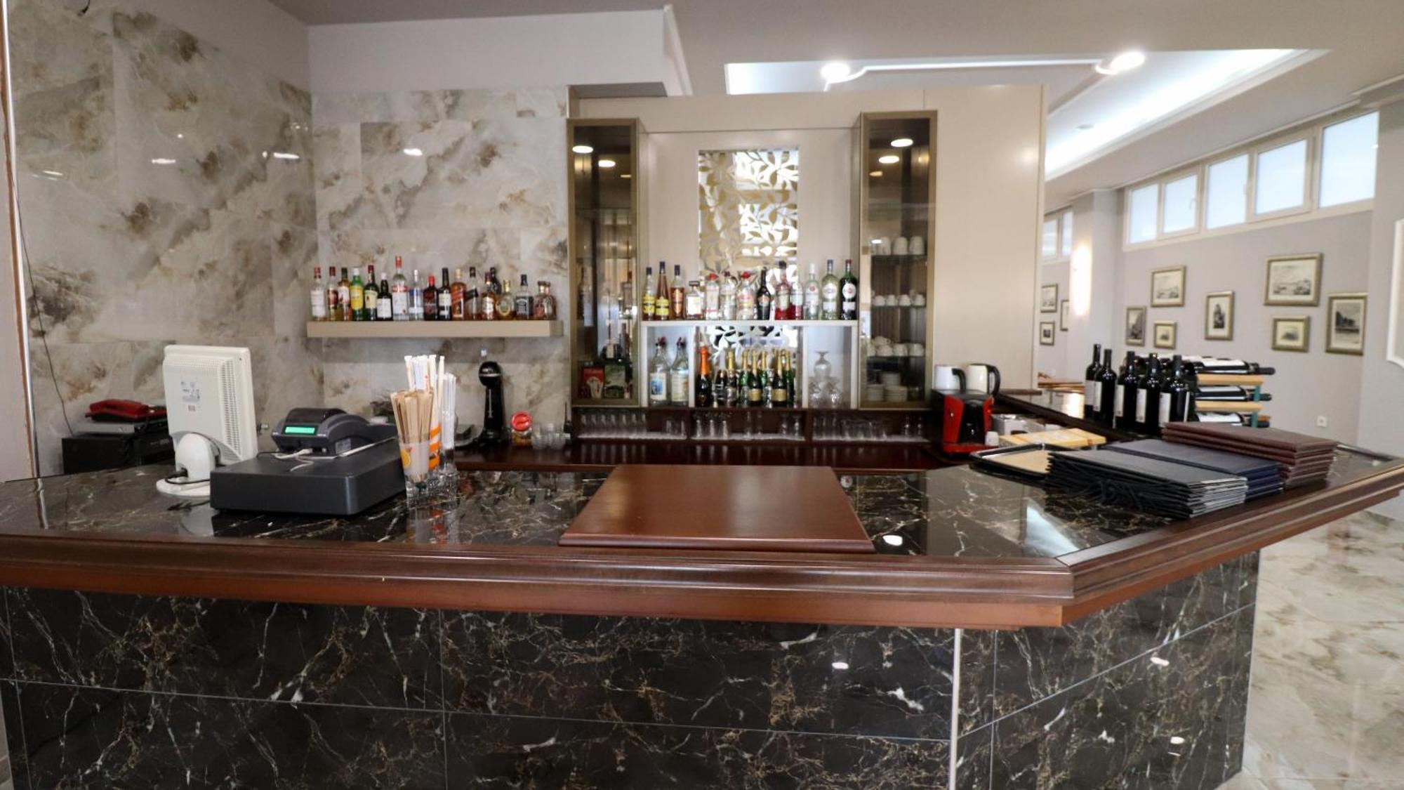 Hotel Orfeas Kalambaka Bagian luar foto
