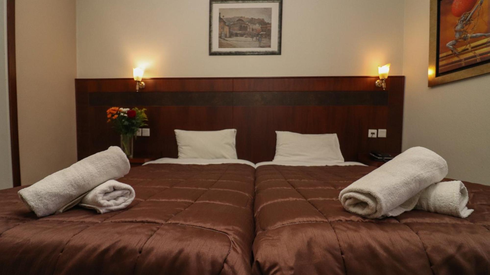 Hotel Orfeas Kalambaka Bagian luar foto