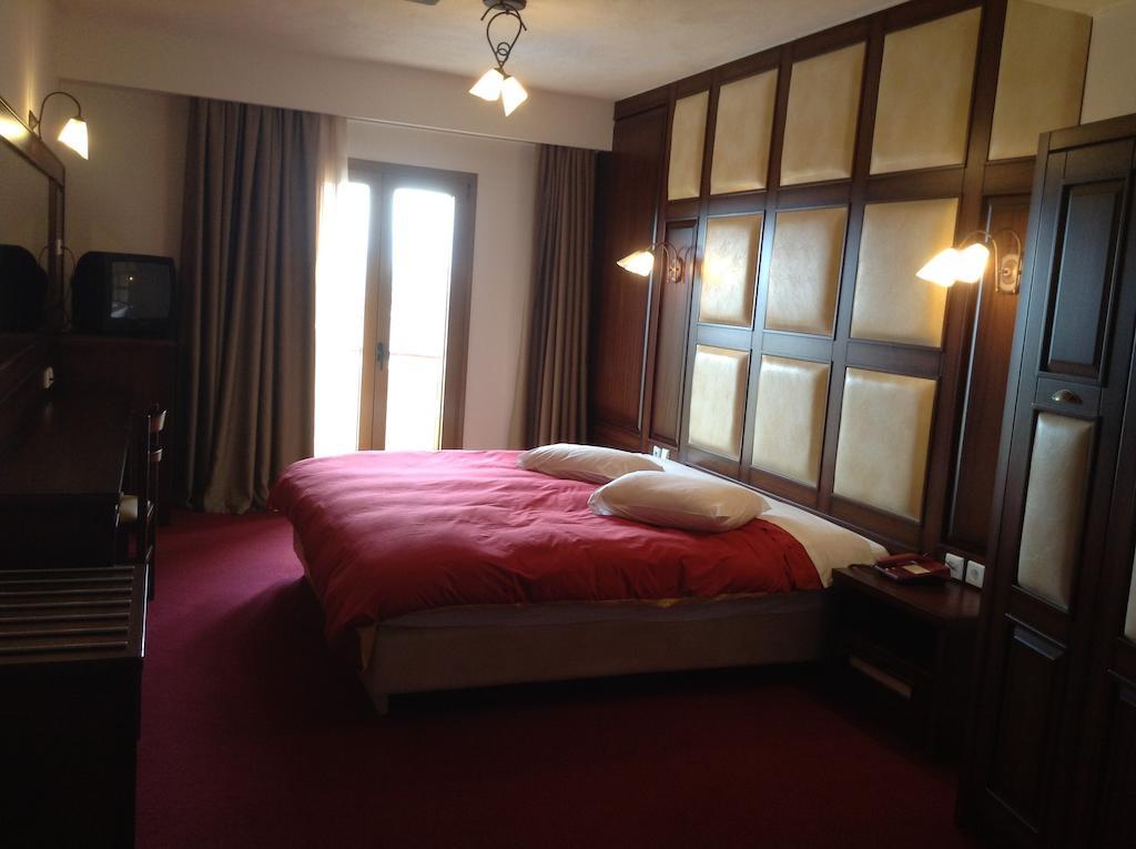 Hotel Orfeas Kalambaka Bagian luar foto