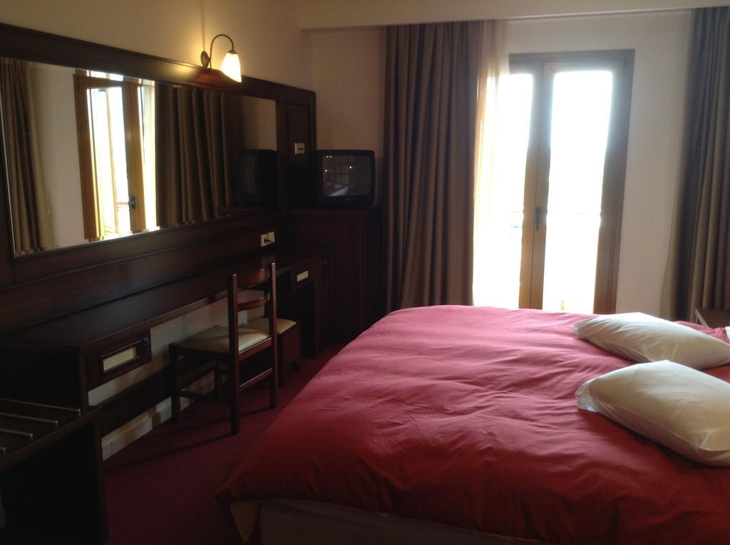 Hotel Orfeas Kalambaka Bagian luar foto