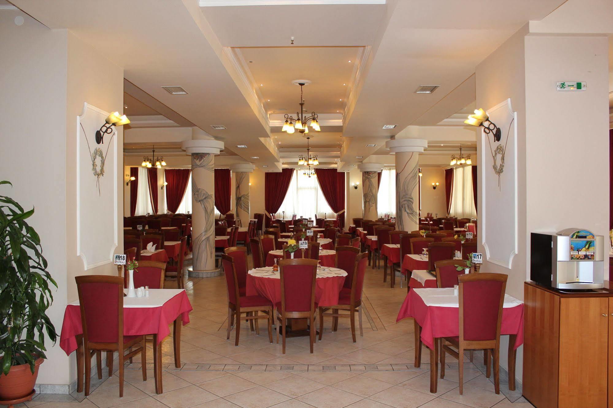 Hotel Orfeas Kalambaka Bagian luar foto